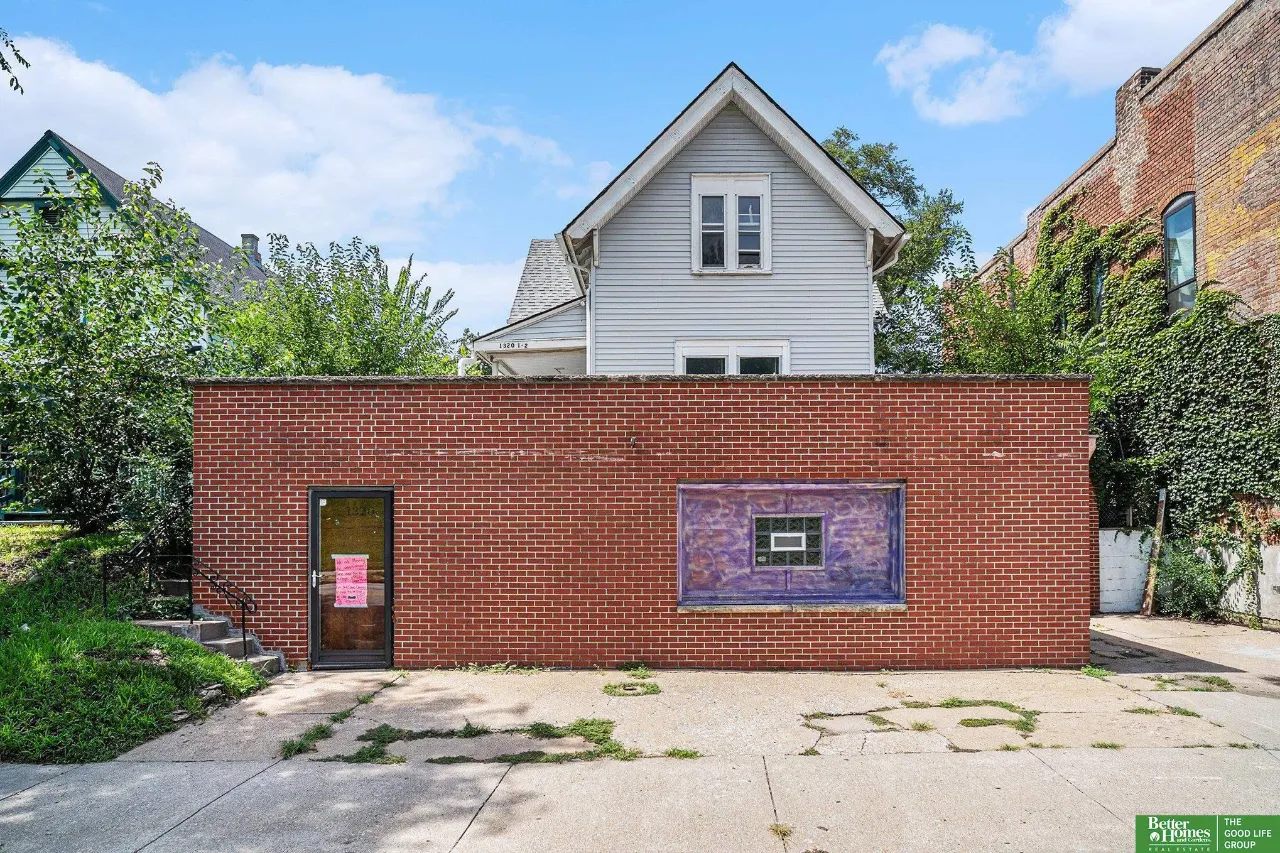 1320 N 40 Street, Omaha, NE 68131