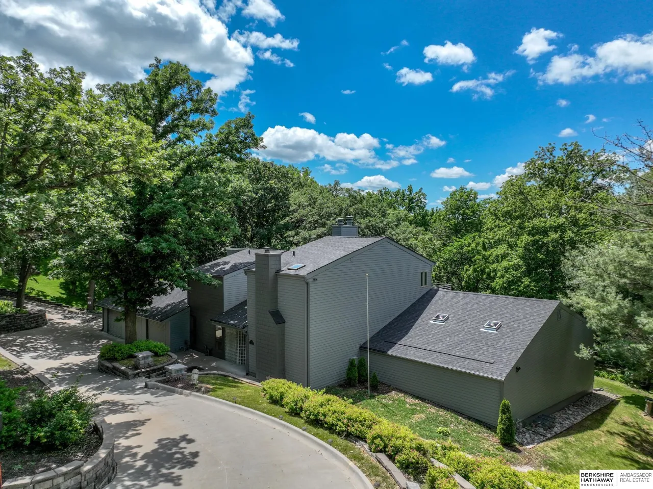 21811 Hillandale Road, Omaha, NE 68022