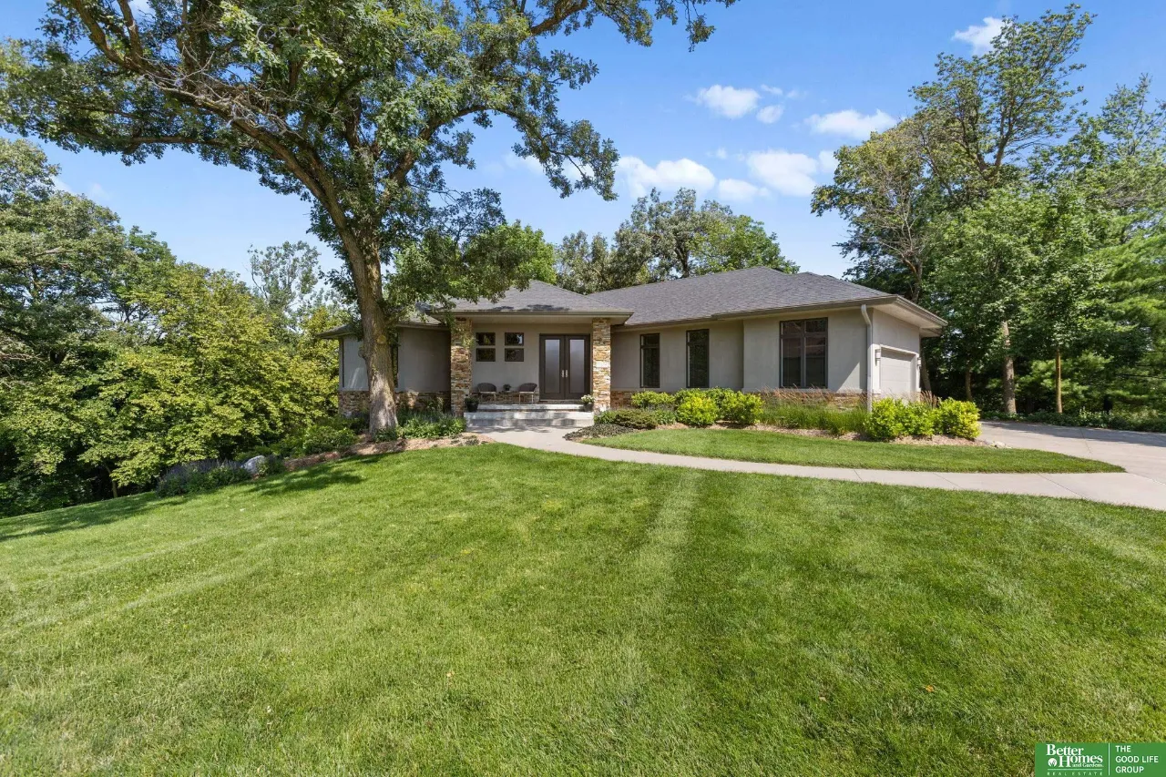 10238 N 29th Court, Omaha, NE 68122