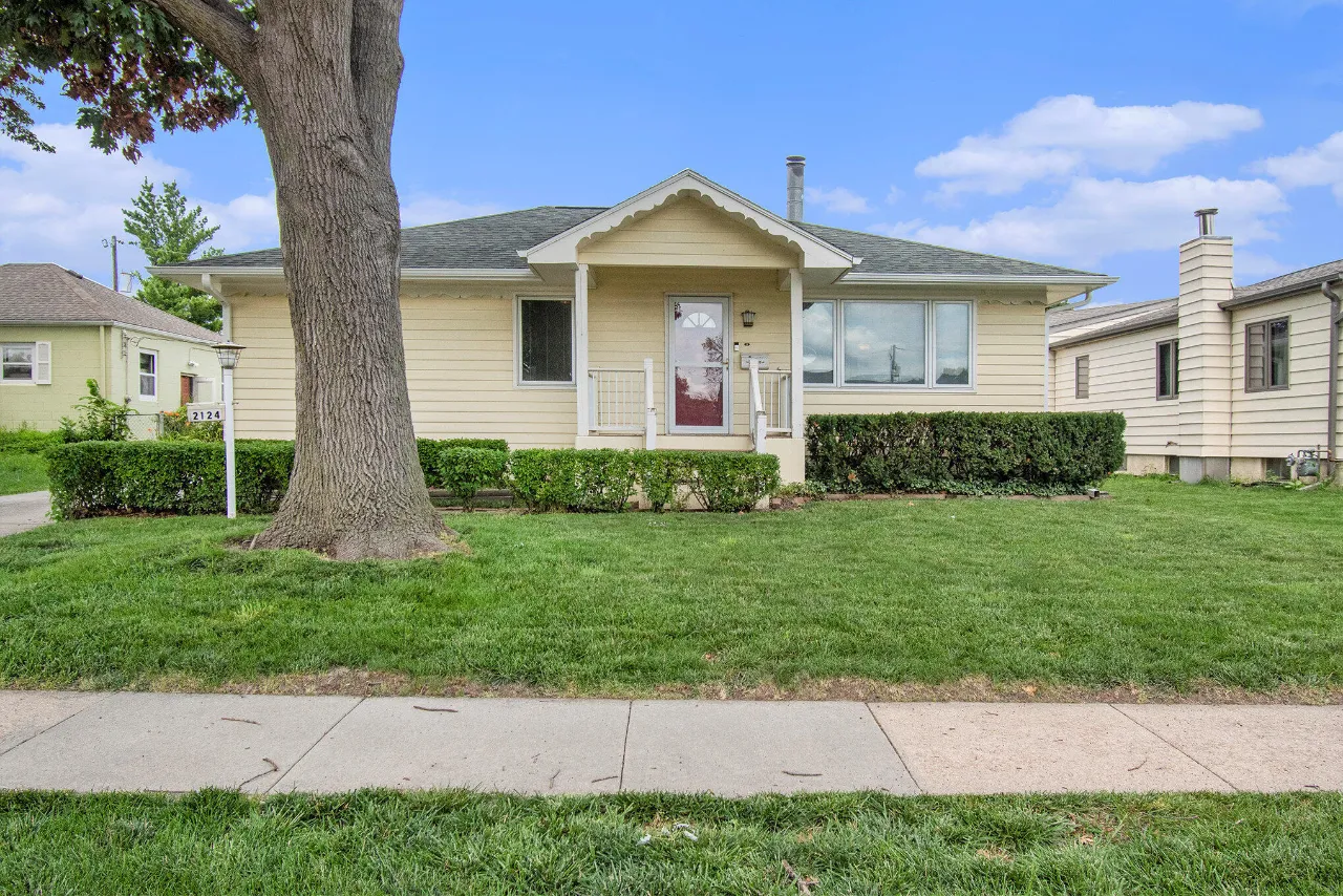 2124 AVENUE M, COUNCIL BLUFFS, IA 51501
