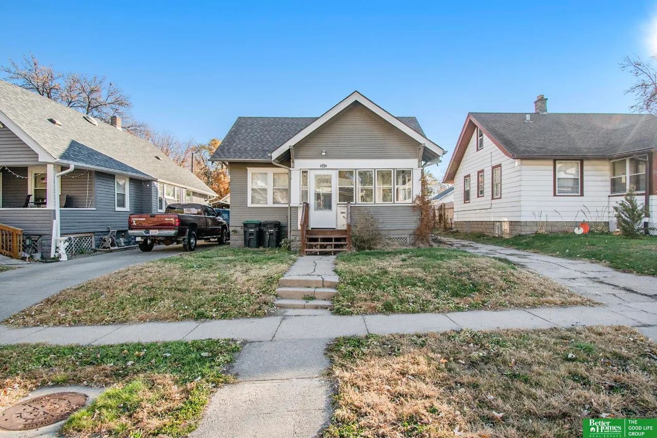 2733 N 49th Street, Omaha, NE 68104