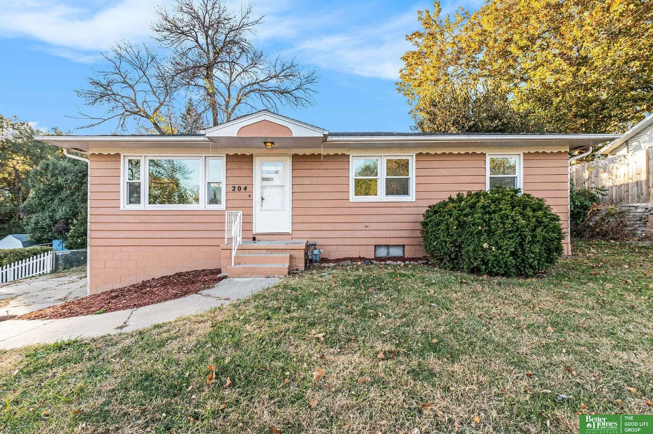 204 Pickardy Lane, Council Bluffs, IA 51503