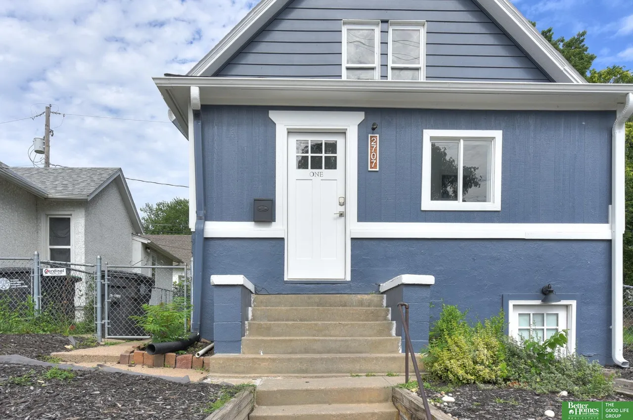 2707 S 10 Street, Omaha, NE 68108