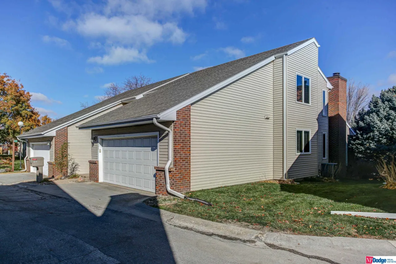 12840 Burt Court, Omaha, NE 68154