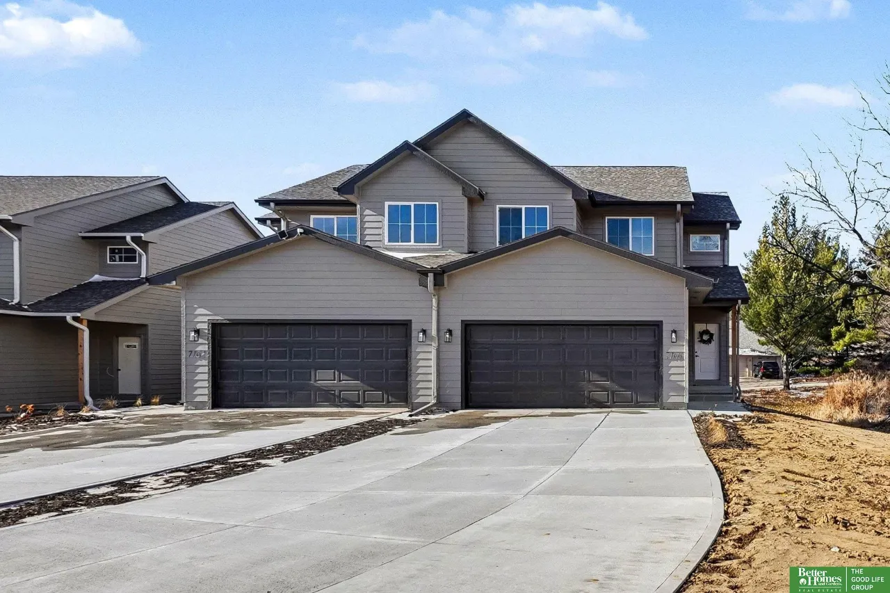 7166 N 79th Court, Omaha, NE 68122