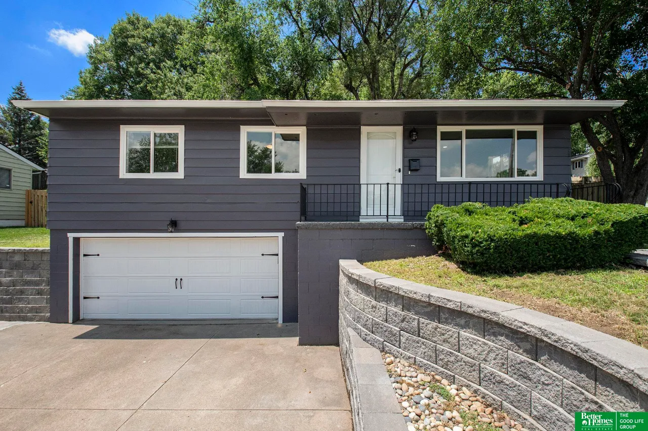 326 N Osage Street, Papillion, NE 68046