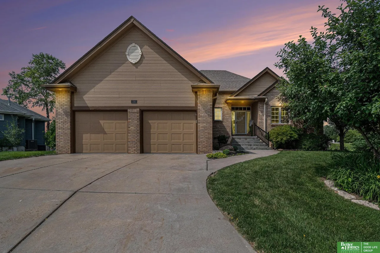 520 Coronado Circle, Carter Lake, IA 51510-0000