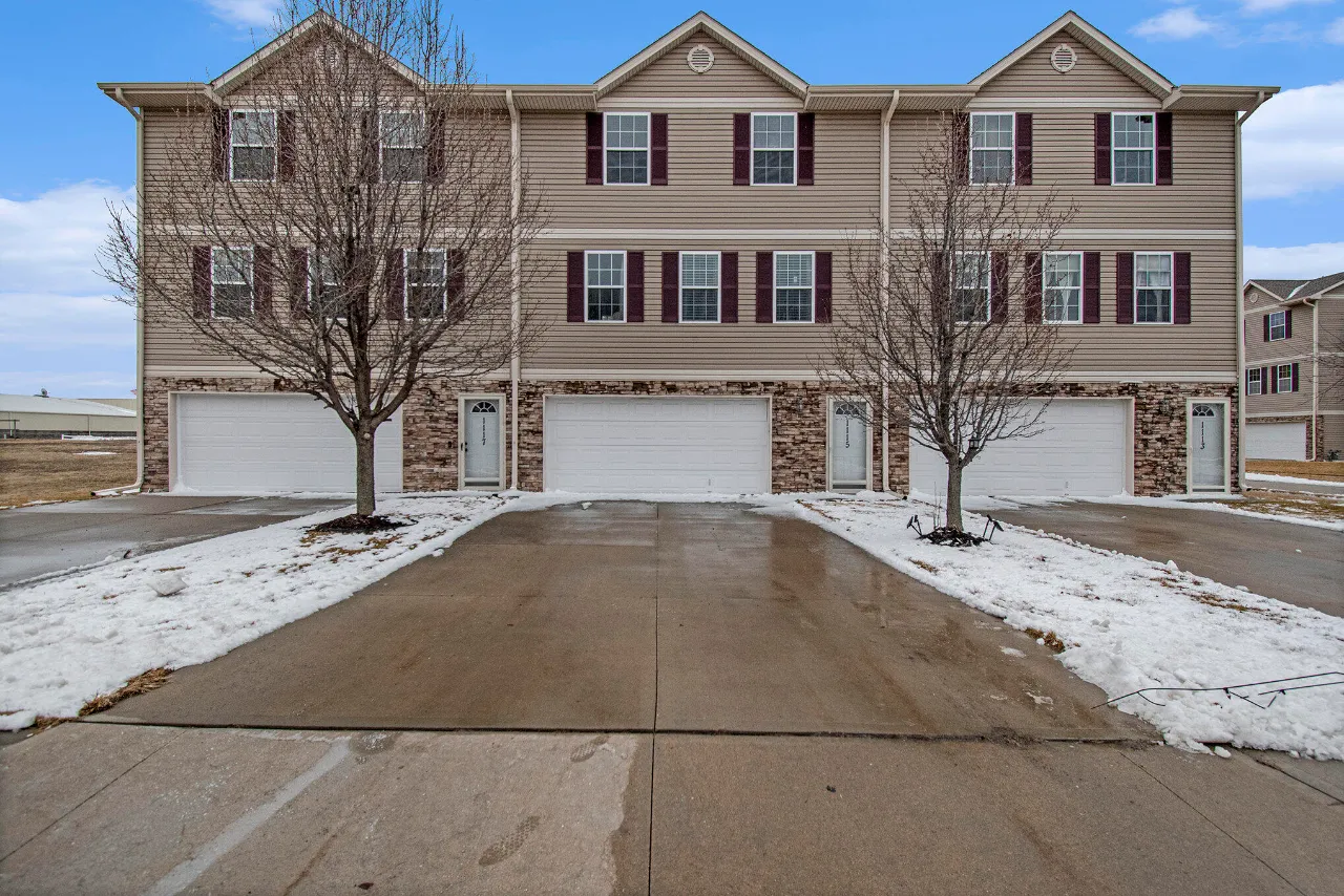 1115 AVE K, CARTER LAKE, IA 51510