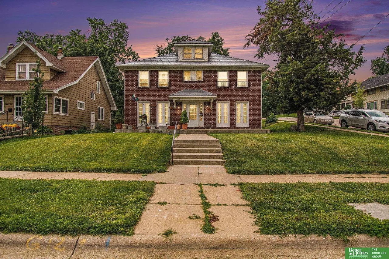 1100/1102 S 35 Avenue, Omaha, NE 68105
