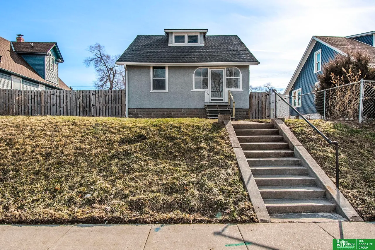 2911 Ellison Avenue, Omaha, NE 68111