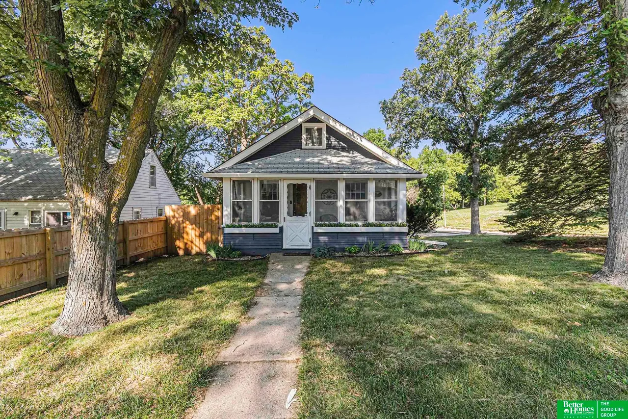 7752 N 37th Street, Omaha, NE 68112