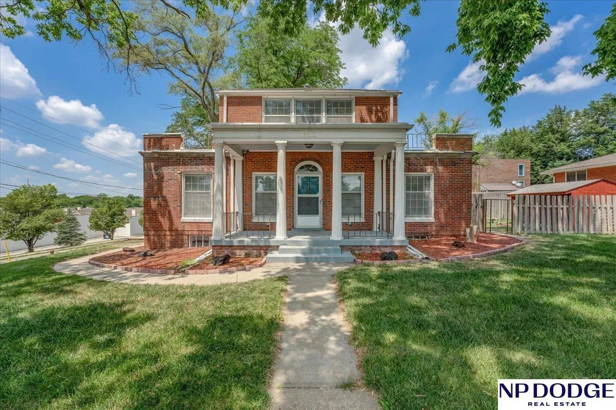 6852 Dodge Street, Omaha, NE 68132
