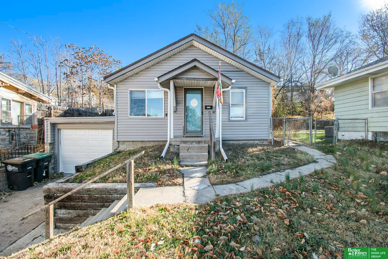 3817 N 55th Street, Omaha, NE 68104
